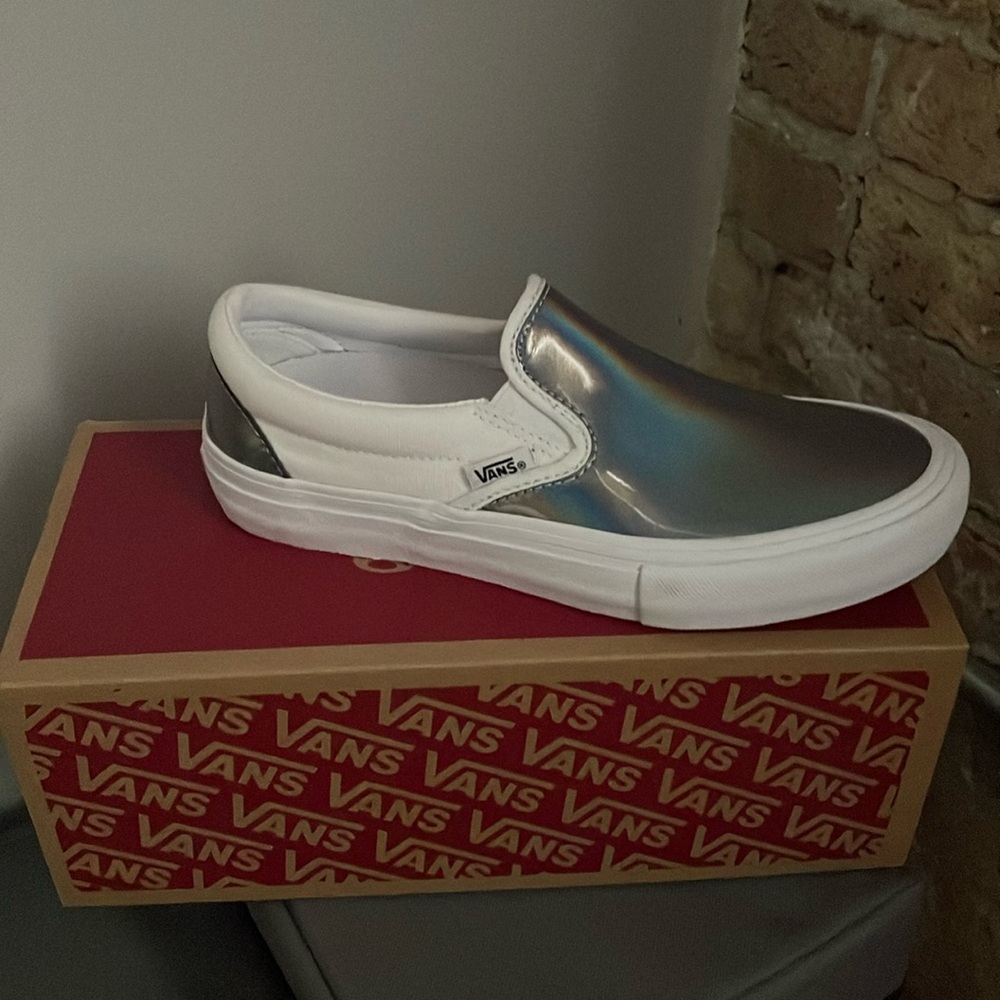 Vans skate pro slip-on iridescent silver & true white sneakers womens 7.5 men 6